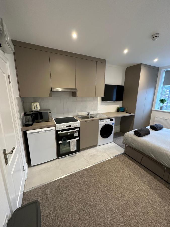 Bright Modern, 1 Bed Flat, 15 Mins Away From Central London Hendon Bagian luar foto