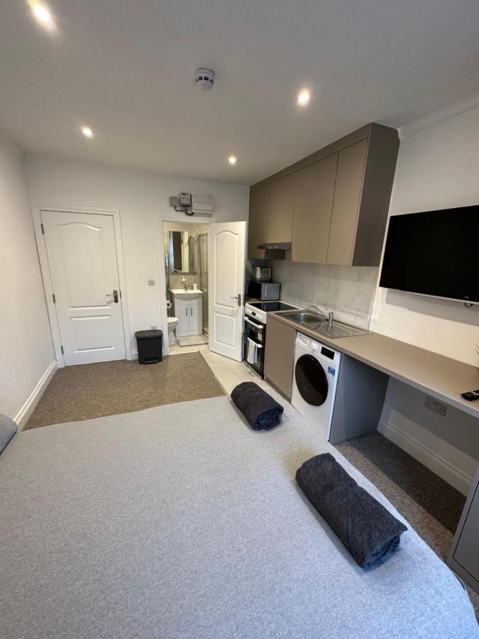 Bright Modern, 1 Bed Flat, 15 Mins Away From Central London Hendon Bagian luar foto