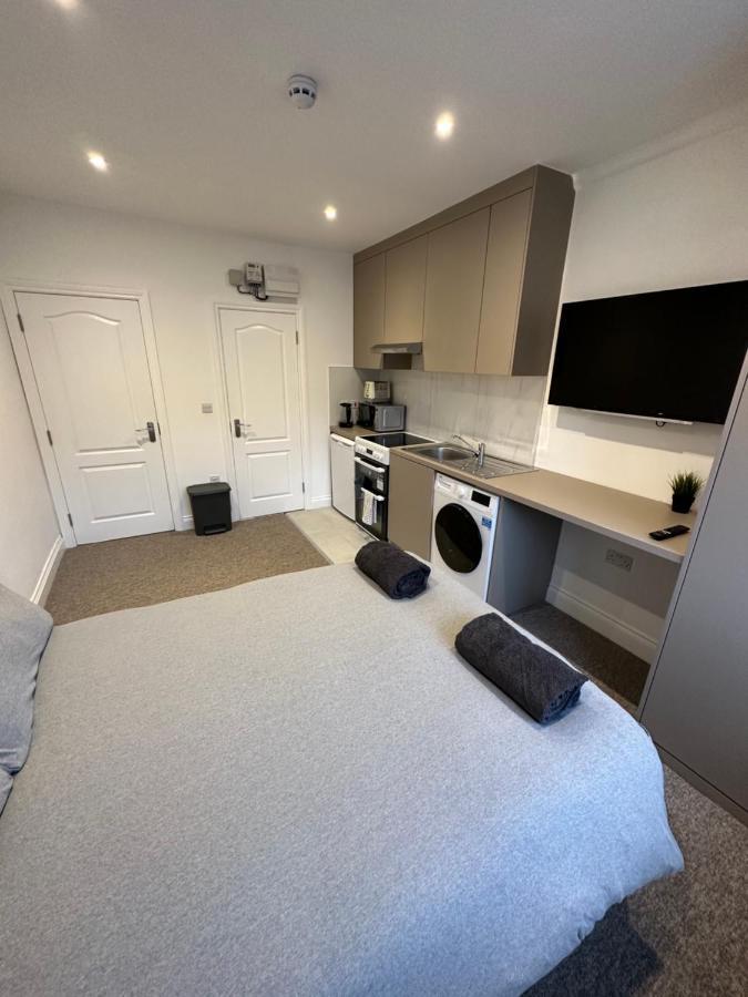 Bright Modern, 1 Bed Flat, 15 Mins Away From Central London Hendon Bagian luar foto